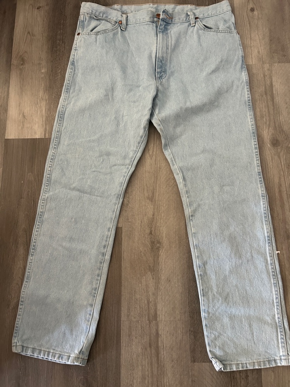 Wrangler Light Blue Relaxed Fit Men's Jeans